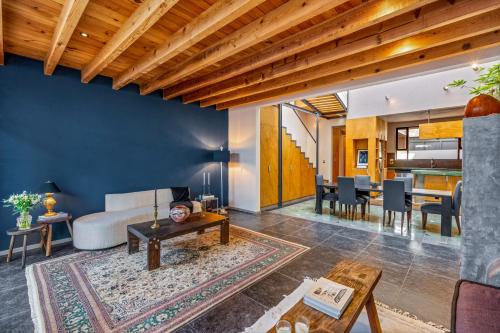 Allende House | Casa Bamboo