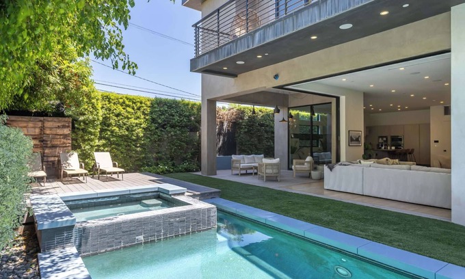 Mid-Wilshire House | Casa Bella by Oraklus