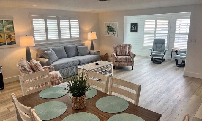 Siesta Key Villa | Casa Blanca - VA15 - Wake Up in Paradise