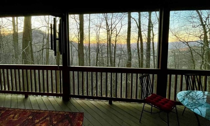 Walnut Mountain House | Casa Bohemia *pool *fishing*mountain views!