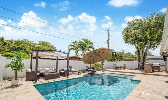 Driftwood House | Casa Boho-Tropical Pool-PingPong-15 min to Beach !