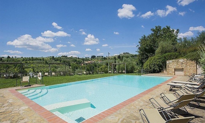 Grassina House | Casa Bonannia A: A cheerful one-story apartment in the characteristic style of the Tuscan countryside.