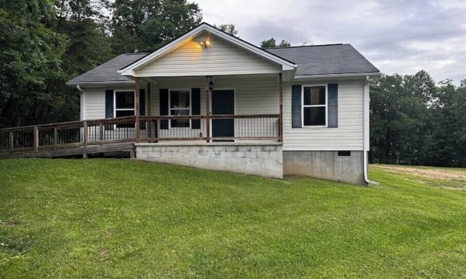 Saint Helens House | Casa Bonita 1block from PMRP