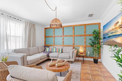 Westchester House | Casa Cabos - Fun in Miami - Pool BBQ - Fit 10
