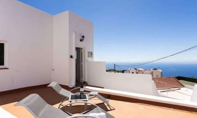 Taibique Apartment | Casa Camila - Charming retreat & terrace, Hierro