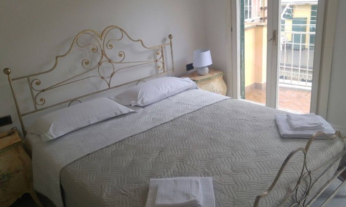Vernazza House | Casa Carla Beautiful private home with large terrace and gated entrance.