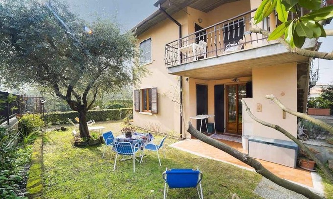 Garda Apartment | Casa Carla-with garden, next to old town and lake