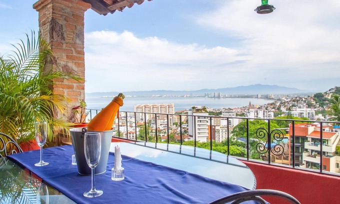 Romantic Zone Condo | Casa Chachalaca Puerto Vallarta