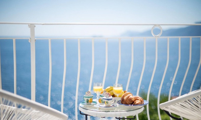 Praiano House | Casa Clara - Modern House With Breathtaking Views of Capri and Positano