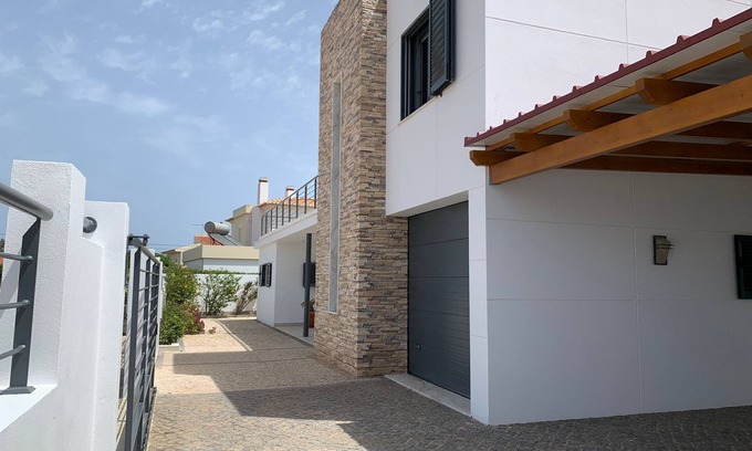Sagres House | Casa com 3 Quartos e Piscina a 5 Minutos da Praia da Mareta