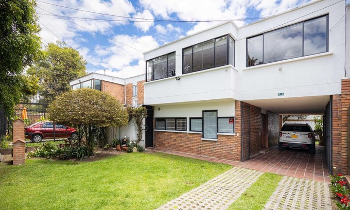 Suba House | Casa con Jacuzzi en Bogota (Weed Friendly)
