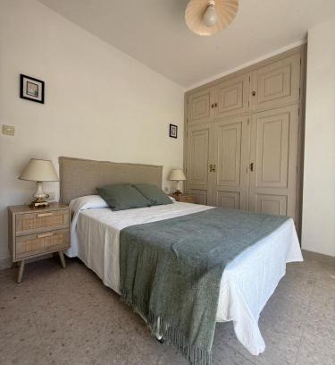 Raxo Apartment | Casa con jardín y bajada al mar en Raxó