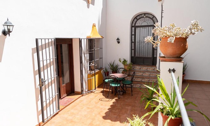 Old Town Apartment | Casa con patio andaluz cerca del tajo de ronda