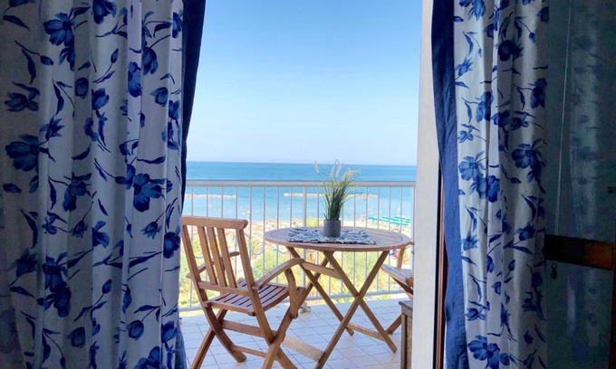 Porto d'Ascoli Apartment | Casa Confalonieri fronte mare con vista mozzafiato