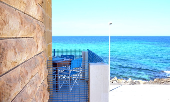 Villanova Apartment | Casa Corallo | Cozy apartment 10 meters from the sea