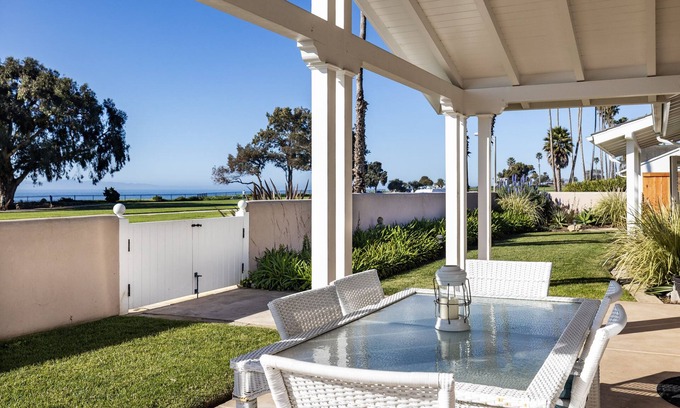 East Mesa House | Casa Costera - incredible ocean views, central A/C, small dog OK, sleeps 7!