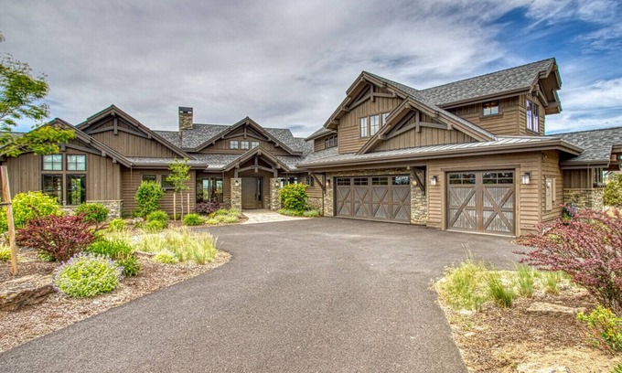 Powell Butte House | Casa de Brasada - Golf I Sleeps 10