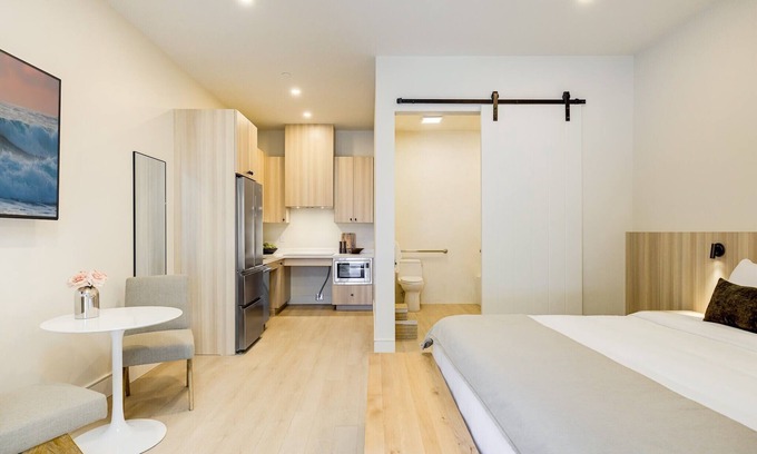 Santa Barbara Apartment | Casa De La Vina Unit 3-Boutique Suites