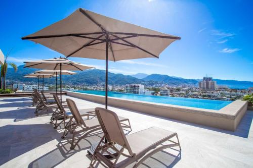 Diaz Ordaz House | Casa de Palm Springs, Luxe 2BR in Versalles