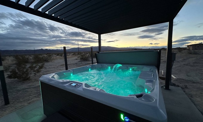 Wonder Valley House | Casa De Paz / Hidden Game Room / Hot Tub / Pool / Stargazing