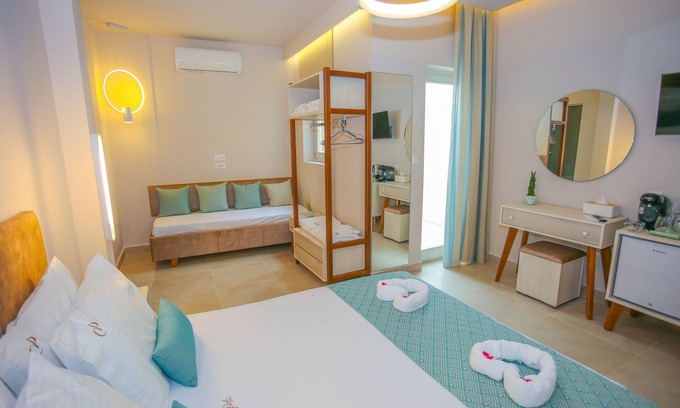 Old Town Hotel | Casa de Potie - Casa 4: Triple Room With Terrace in the Heart of Chania Old Town