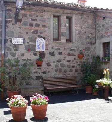 Radicofani House | Casa del Ciliegio