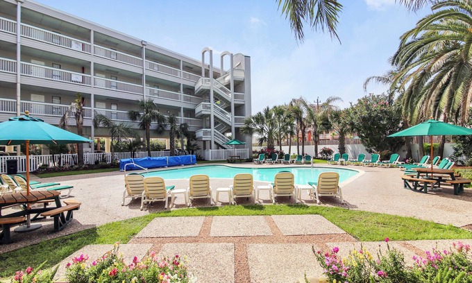 Galveston Condo | Casa Del Mar 379 - Neptune's Retreat