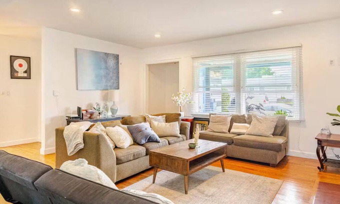 Westchester House | Casa Del Mar is back. 6 bedroom 8 beds