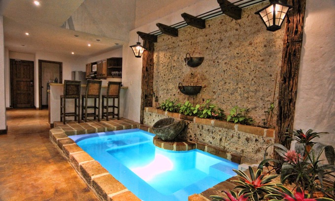 Las Lomas I Apartment | Casa del Reloj CASCADA PLUS- Luxury, Waterfall, Jacuzzi, Penthouse Suite