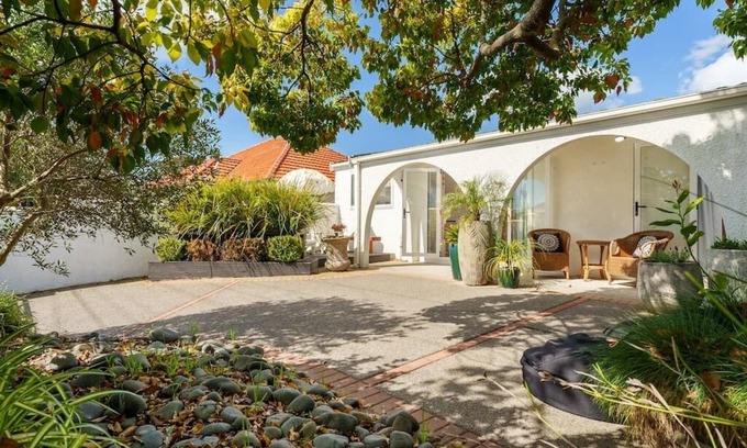 Mount Maunganui House | Casa Del Sol on Golf RD