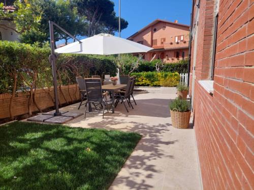 Marina di Pisa Apartment | CASA del SOLE APARTMENTS with garden