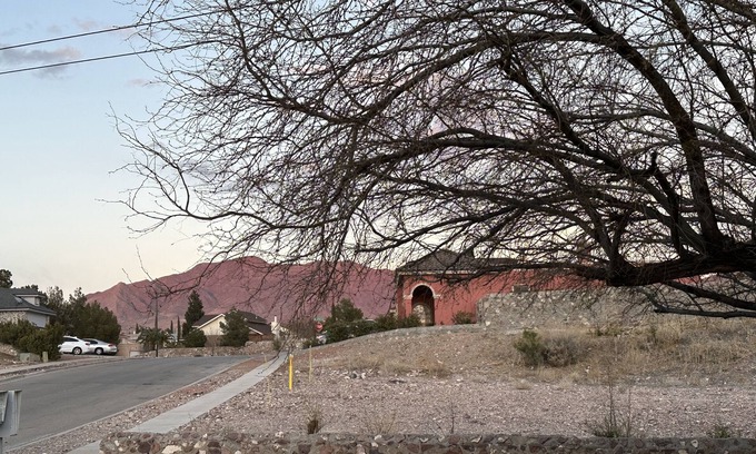 El Paso House | Casa Desierto-West El Paso, near shopping, hospitals, UTEP, and more!