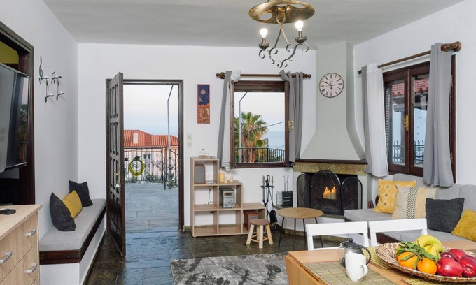 Volos House | Casa di Maestro Marathos