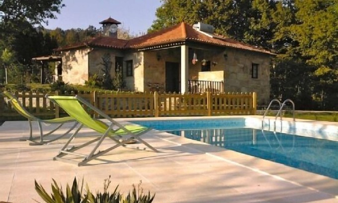 Couto de Esteves Cottage | Casa do Bouço Velho for 4 people
