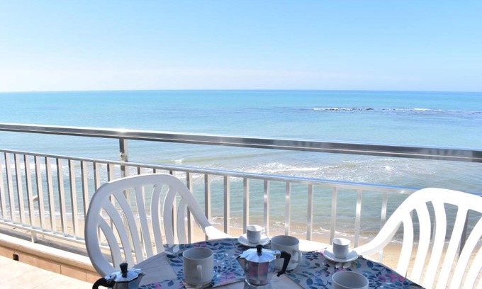 Punta Secca Apartment | Casa Donna Titina