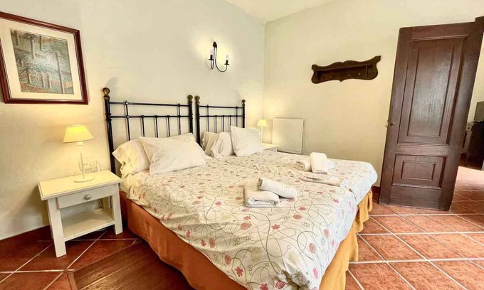 Hermigua Apartment | Casa El Patio - 1br Apartment with shared patio and mountain views