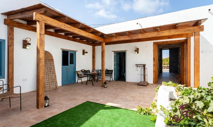 La Oliva Apartment | Casa Emblemática "Casa del Cuartel"