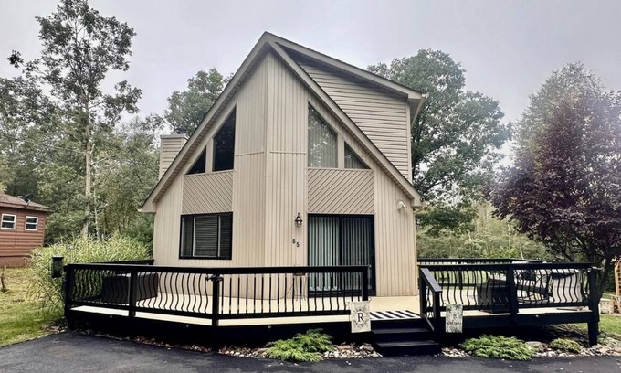Albrightsville House | CASA EMMA , Charming 3-bedroom house with WiFi, AC in brilliant Albrightsville