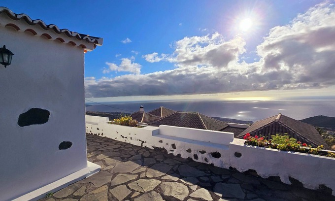 Villa de Mazo Cottage | Casa en el Este de La Palma, Buena Ubicación, Vistas y Fibra Óptica