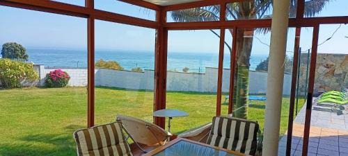 Razo da Costa House | CASA EN PLAYA DE RAZO CON JARDIN Y VISTAS AL MAR