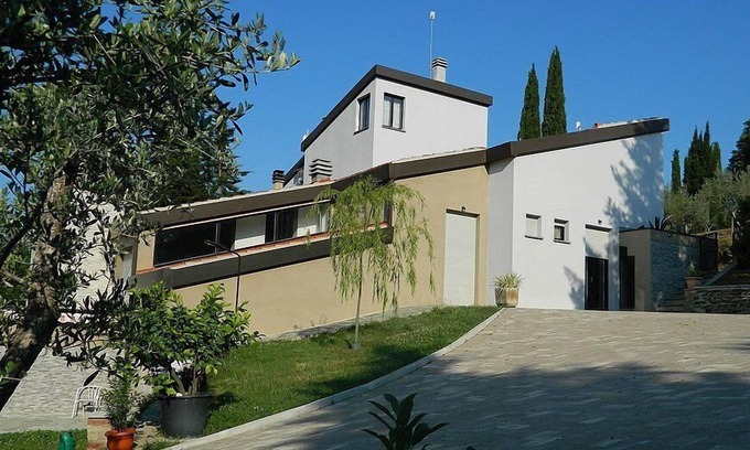 Pieve al Bagnoro Apartment | Casa Ennio, fully refundable with voucher*: A modern and graceful two-story apartment that is part of a villa situated in a quiet location, a few minutes from the town center, with Free WI-FI.