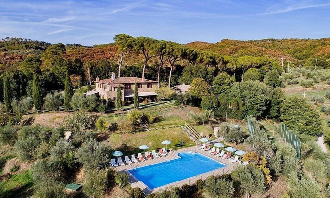 Po' Bandino House | Casa Erbetta A: A characteristic and welcoming apartment that is part of an ancient country house surrounded by the greenery, with Free WI-FI.