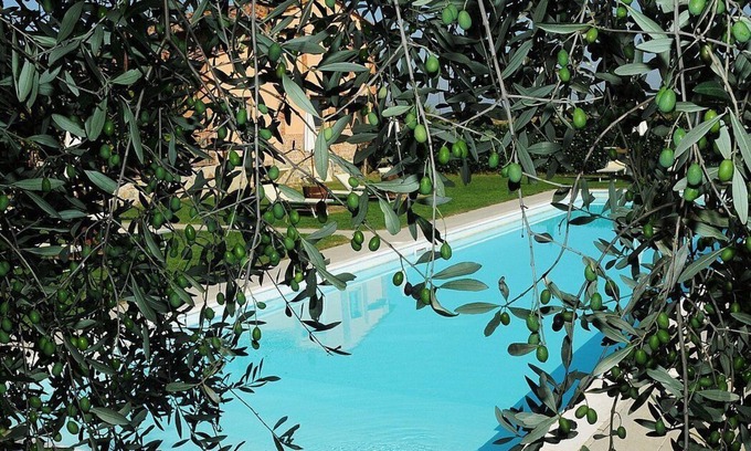 Castiglione del Lago House | Casa Flora B: A characteristic and welcoming apartment that is part of a villa surrounded by the greenery, with Free WI-FI.