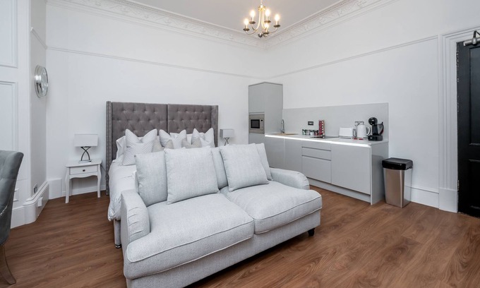 Broughty Ferry Apartment | Casa Fresa - Balmoral Suite - Broughty Ferry