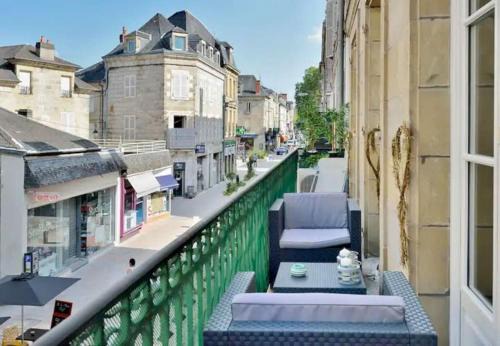 Brive-la-Gaillarde Apartment | Casa Gambetta #4 - Cosy T2 avec Clim & Balcon - Hyper Centre Brive