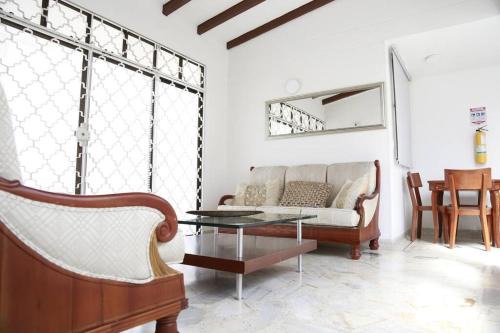 Cali House | Casa Grande Full Amenities, Aire