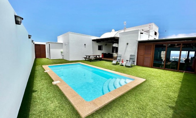 Tinajo House | Casa Horizonte