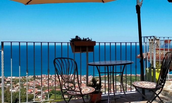Castellabate House | Casa Iris