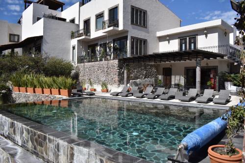 San Miguel de Allende Bed & Breakfast | Casa Itzae La Antigua Dog Friendly