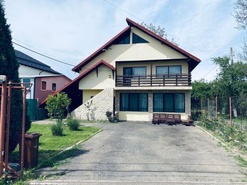 Curtea De Arges Villa | Casa Kutui